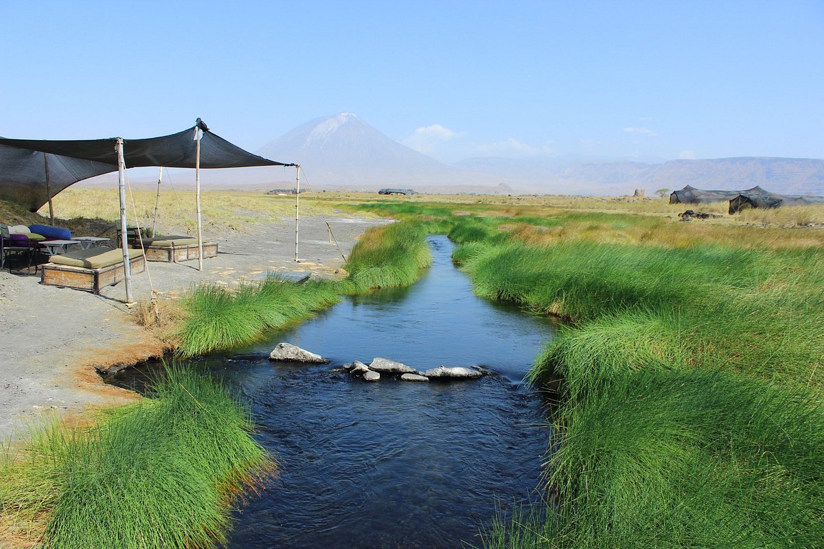 LAKE NATRON_WATER STREAM