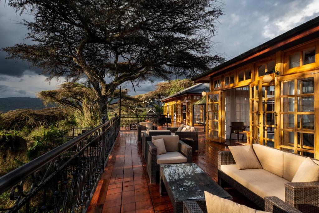 Ngorongoro lion's Paw Lodge