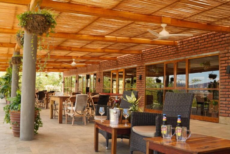 Suricata Boma Lodge1