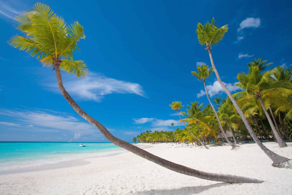 white-sands-beach-in-zanzibar