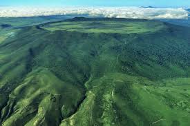 Hiking Olmoti Crater